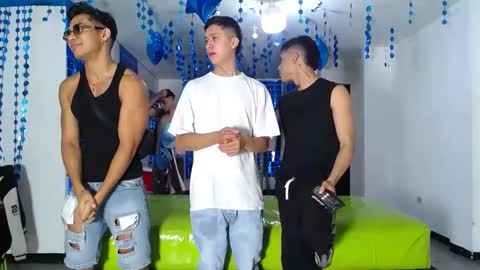 THOMAS AND DAMIAND online show from February 21, 2025, 12:05 am