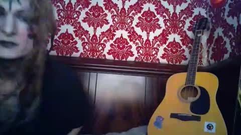 Snapshot of aspiringturtlegirl chatting on February 3, 2026, 5:51 pm aspiringturtlegirl online show from February 3, 2026, 5:51 pm