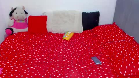 instagramsoofiaa giraldo online show from February 12, 2025, 10:37 pm