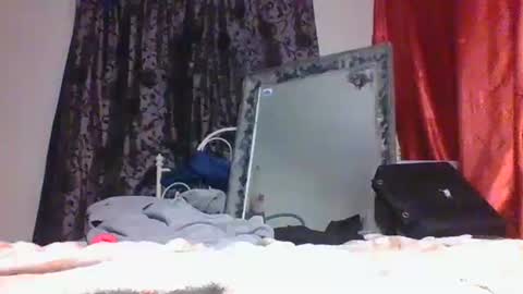 danni travis online show from September 22, 2025, 3:19 am