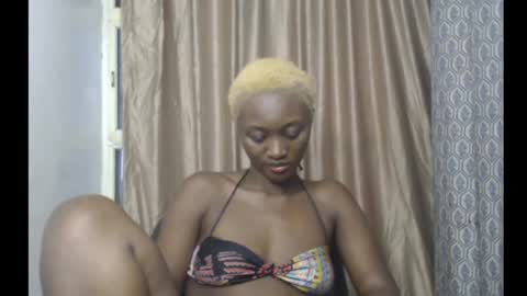 Snapshot of assy_girl25 chatting on May 29, 2026, 7:06 am Assy girl25 online show from May 29, 2026, 7:06 am
