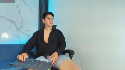 Snapshot of astablack_ chatting on October 17, 2025, 9:17 pm astablack_ online show from October 17, 2025, 9:17 pm