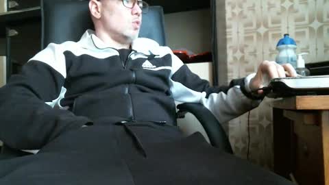 Snapshot of asterion51 chatting on October 5, 2025, 4:49 pm asterion51 online show from October 5, 2025, 4:49 pm