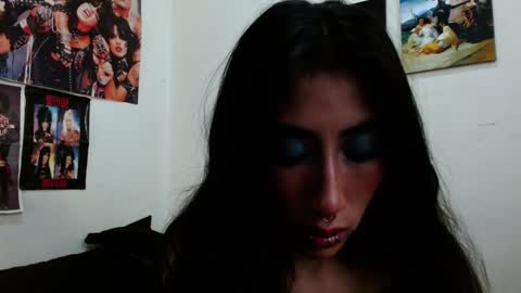 Snapshot of asterothxznikki chatting on December 18, 2024, 12:18 pm Asterothxznikki online show from December 18, 2024, 12:18 pm