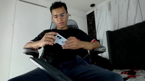 Aston  online show from November 8, 2025, 3:50 am