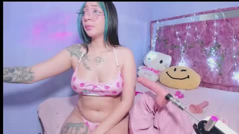 Kitty online show from November 8, 2025, 9:35 pm