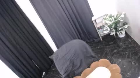 Snapshot of astraea_xxx chatting on March 8, 2026, 2:04 am Anna online show from March 8, 2026, 2:04 am