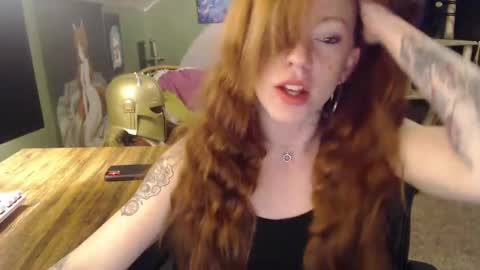 Snapshot of astraeasiren chatting on January 7, 2025, 3:35 am AstraeaSiren online show from January 7, 2025, 3:35 am