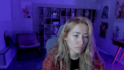 Snapshot of astramonroe chatting on September 21, 2025, 10:28 am astramonroe online show from September 21, 2025, 10:28 am