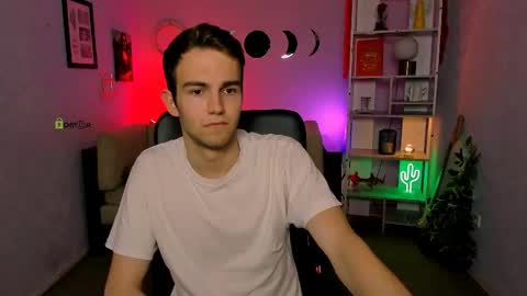Snapshot of astren_villo chatting on May 22, 2026, 12:33 pm astren online show from May 22, 2026, 12:33 pm