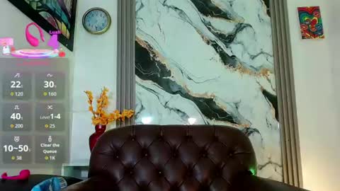 astrid_cardenas online show from June 19, 2026, 3:44 am