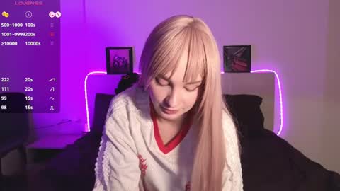 Snapshot of astridmosss chatting on July 28, 2026, 1:54 pm Maya online show from July 28, 2026, 1:54 pm