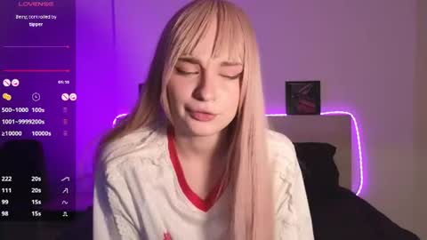 Snapshot of astridmosss chatting on July 28, 2026, 2:13 pm Maya online show from July 28, 2026, 2:13 pm