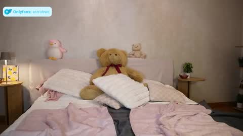 Astrid online show from May 19, 2026, 2:56 pm