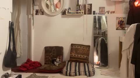 Astro Doll online show from January 31, 2025, 6:47 pm