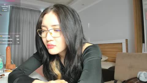 Snapshot of asuna_kirigaya chatting on January 5, 2025, 4:14 am asuna_kirigaya online show from January 5, 2025, 4:14 am