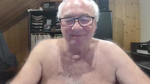 Snapshot of asusandy chatting on February 10, 2026, 12:15 am asusandy online show from February 10, 2026, 12:15 am