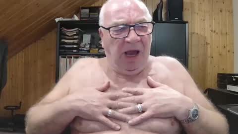 Snapshot of asusandy chatting on February 24, 2026, 10:30 pm asusandy online show from February 24, 2026, 10:30 pm