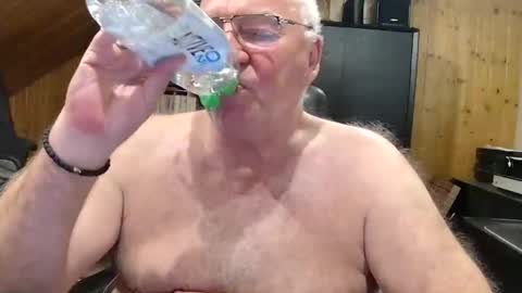 Snapshot of asusandy chatting on April 16, 2026, 11:07 pm asusandy online show from April 16, 2026, 11:07 pm