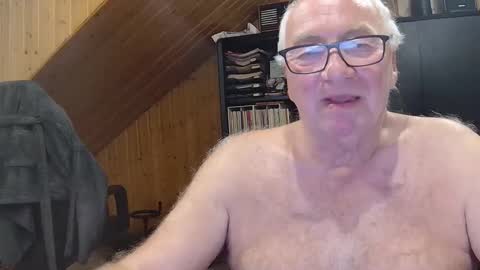 Snapshot of asusandy chatting on May 15, 2026, 11:56 pm asusandy online show from May 15, 2026, 11:56 pm