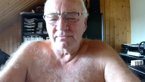 Snapshot of asusandy chatting on July 14, 2026, 9:25 am asusandy online show from July 14, 2026, 9:25 am