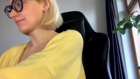 asya_new online show from November 7, 2025, 10:37 am
