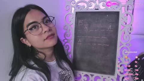Snapshot of atena_hill chatting on February 20, 2025, 10:48 pm Athena online show from February 20, 2025, 10:48 pm