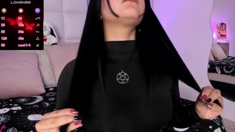 Snapshot of atena_hill chatting on March 6, 2025, 8:16 pm Athena online show from March 6, 2025, 8:16 pm
