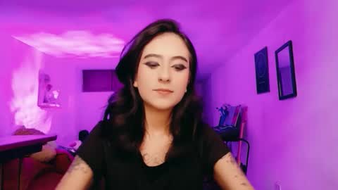 Snapshot of atenea_dragon__ chatting on January 6, 2026, 10:23 pm Atenea online show from January 6, 2026, 10:23 pm