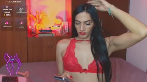 Snapshot of atenea_fit chatting on July 15, 2026, 2:00 pm atenea_fit online show from July 15, 2026, 2:00 pm
