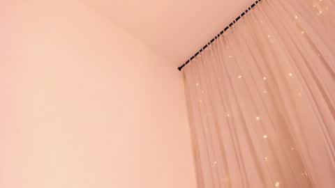 atenea lux online show from June 10, 2026, 6:56 am