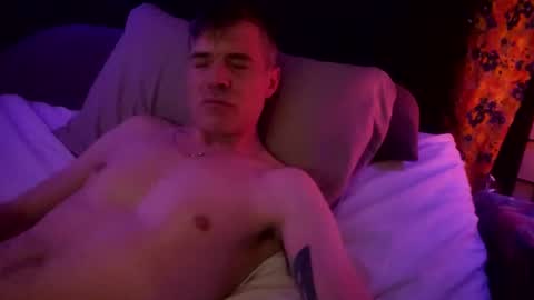 jonnyandrew online show from January 2, 2025, 11:31 am