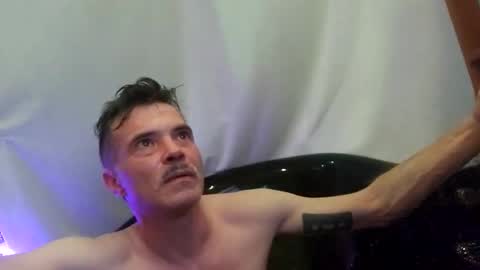 jonnyandrew online show from October 21, 2025, 7:14 pm