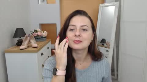 Snapshot of athena_panther chatting on December 9, 2024, 6:12 am Athena Panther online show from December 9, 2024, 6:12 am