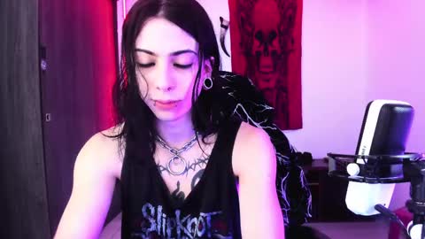 Snapshot of atheneoo_ chatting on April 13, 2026, 4:18 am athenauwu online show from April 13, 2026, 4:18 am