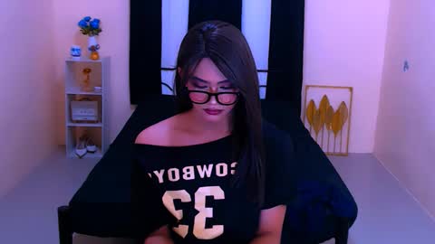 athisamoore online show from October 26, 2025, 4:02 pm