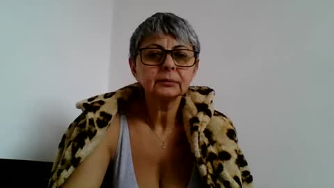 Snapshot of atikaarea chatting on December 4, 2024, 8:34 am atikaarea online show from December 4, 2024, 8:34 am