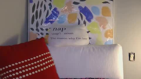 Snapshot of atirahcali chatting on December 22, 2025, 1:41 pm AtirahCali online show from December 22, 2025, 1:41 pm