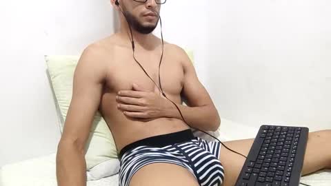 Snapshot of atorres21 chatting on October 10, 2025, 4:55 am Torres online show from October 10, 2025, 4:55 am