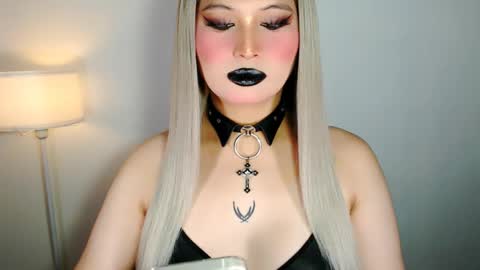 Snapshot of audreyholloway chatting on March 27, 2026, 8:26 am Audrey online show from March 27, 2026, 8:26 am