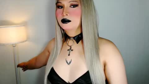 Snapshot of audreyholloway chatting on April 29, 2026, 8:51 am Audrey online show from April 29, 2026, 8:51 am