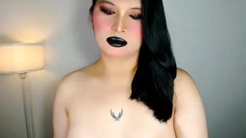 Snapshot of audreyholloway chatting on May 19, 2026, 8:42 am Audrey online show from May 19, 2026, 8:42 am