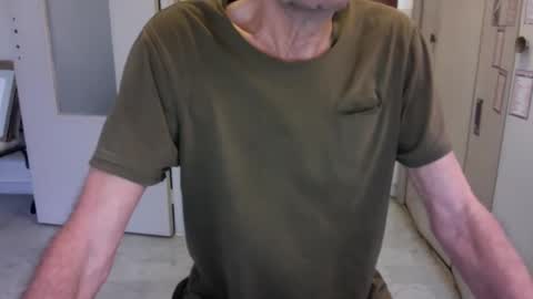 Snapshot of auguste061400 chatting on February 8, 2025, 9:56 am auguste061400 online show from February 8, 2025, 9:56 am