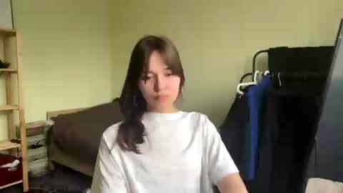 Mari online show from April 7, 2026, 1:33 pm