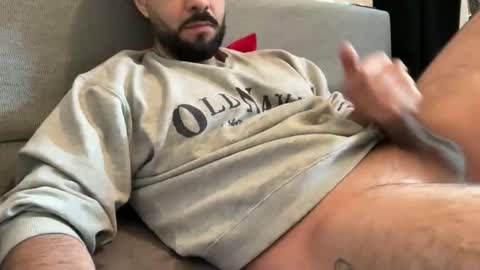 Snapshot of augustload chatting on November 17, 2025, 12:22 pm AugustLoad online show from November 17, 2025, 12:22 pm