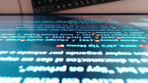 Snapshot of aura_ch chatting on December 4, 2025, 10:57 am Aura online show from December 4, 2025, 10:57 am