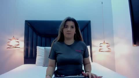 Snapshot of auraevens chatting on September 20, 2025, 11:55 am Aura Evans online show from September 20, 2025, 11:55 am