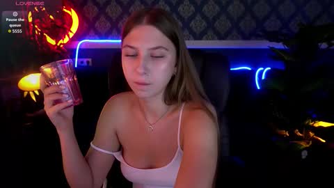 Snapshot of aureliabliss_ chatting on September 13, 2025, 6:02 am Nikol online show from September 13, 2025, 6:02 am