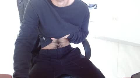 Snapshot of aureliv1 chatting on October 19, 2025, 9:04 pm Aureliano online show from October 19, 2025, 9:04 pm