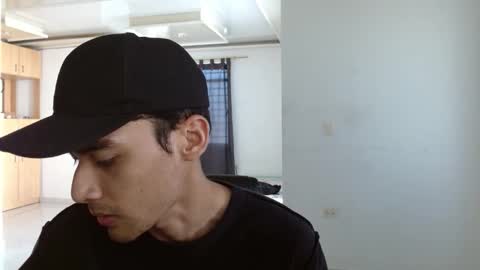 Snapshot of aureliv1 chatting on October 24, 2025, 9:11 pm Aureliano online show from October 24, 2025, 9:11 pm